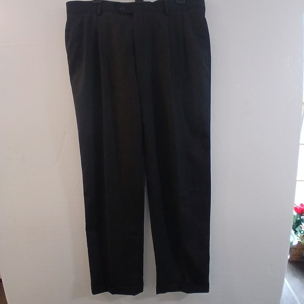 Jos A Bank Signature Dress Pants Mens 36x31 Gray Wool Pleated Cuffed Classic Fit
